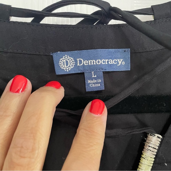 Democracy Black Blouse Beige Floral Bell Sleeves Lace Up Neck Size Large, NWT - Picture 4 of 9